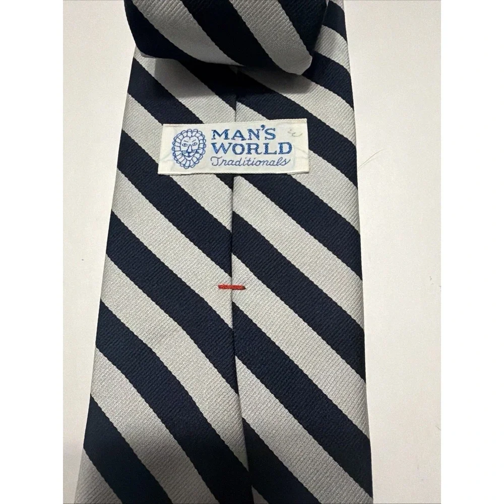 Mans World Traditionals classic necktie